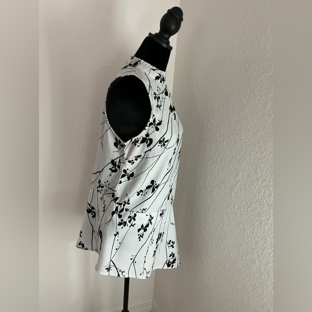 White House Black Market Floral Halter Blouse High Neck Flowy Ruffle Hem Size 4 - Picture 14 of 16